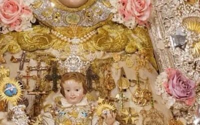 El camino se ensancha y se hace más humano, bajo el amparo de la Santísima Virgen del Rocío.